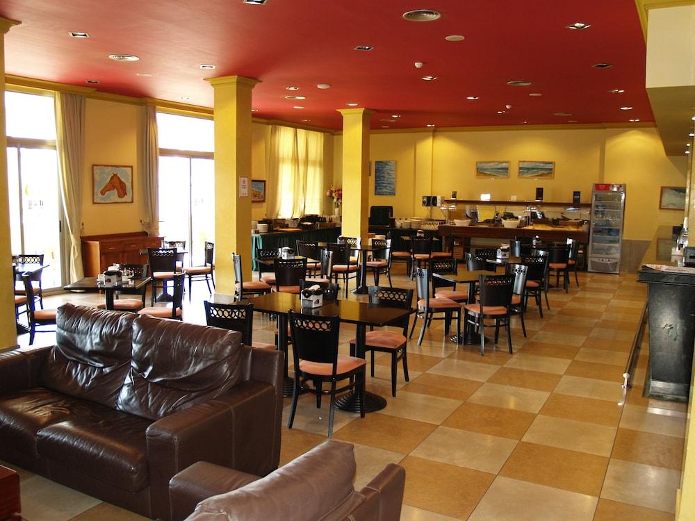 Hotel Montera Plaza Los Barrios Buitenkant foto