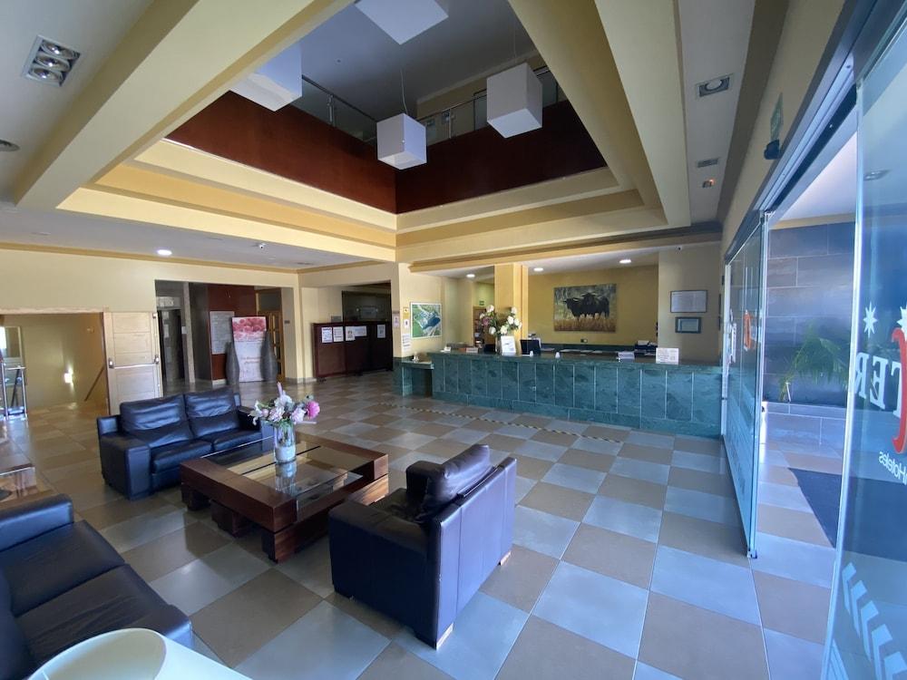Hotel Montera Plaza Los Barrios Buitenkant foto