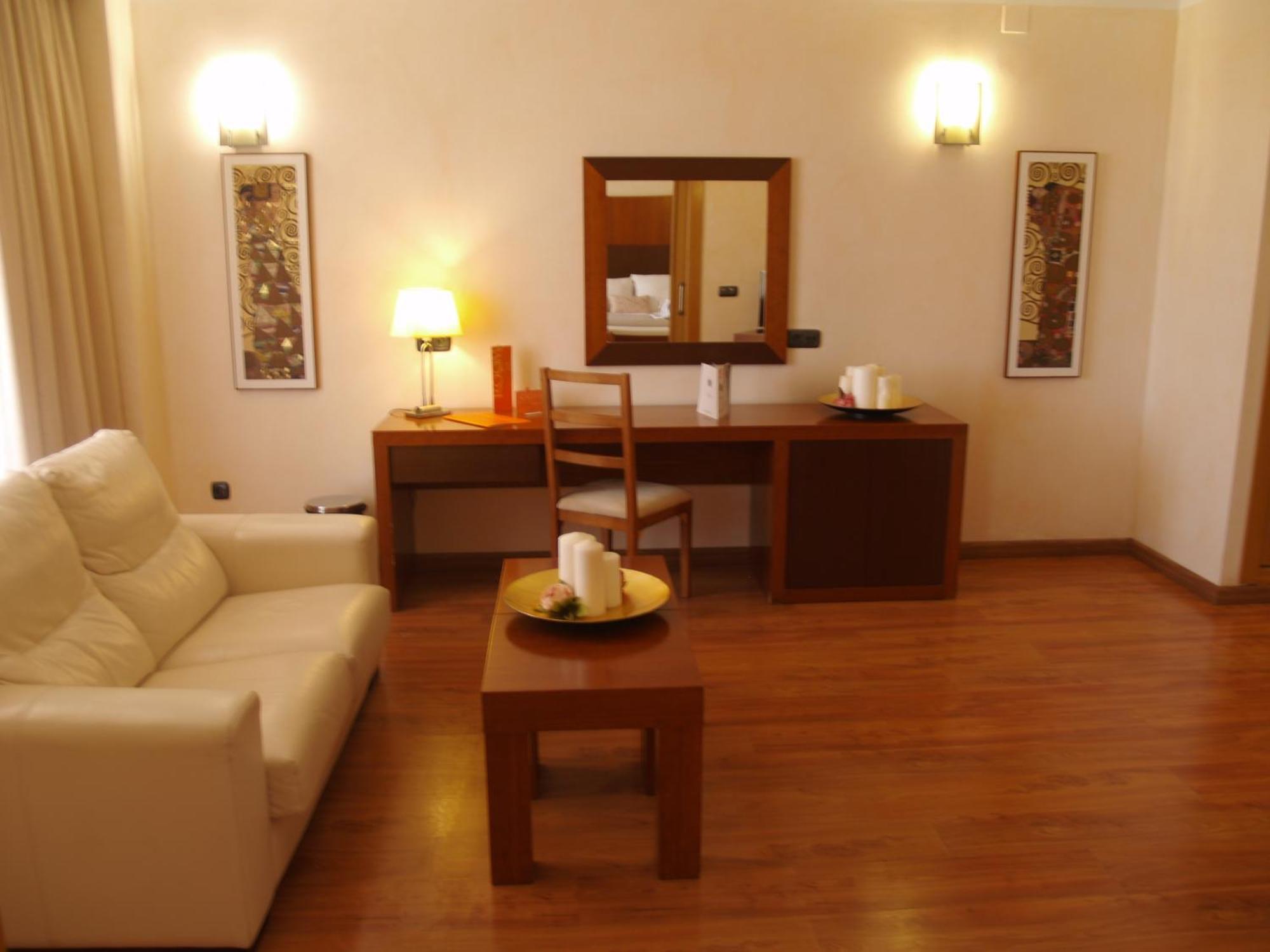 Hotel Montera Plaza Los Barrios Buitenkant foto