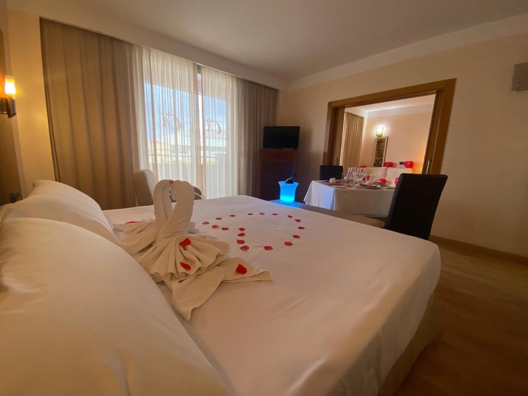 Hotel Montera Plaza Los Barrios Buitenkant foto