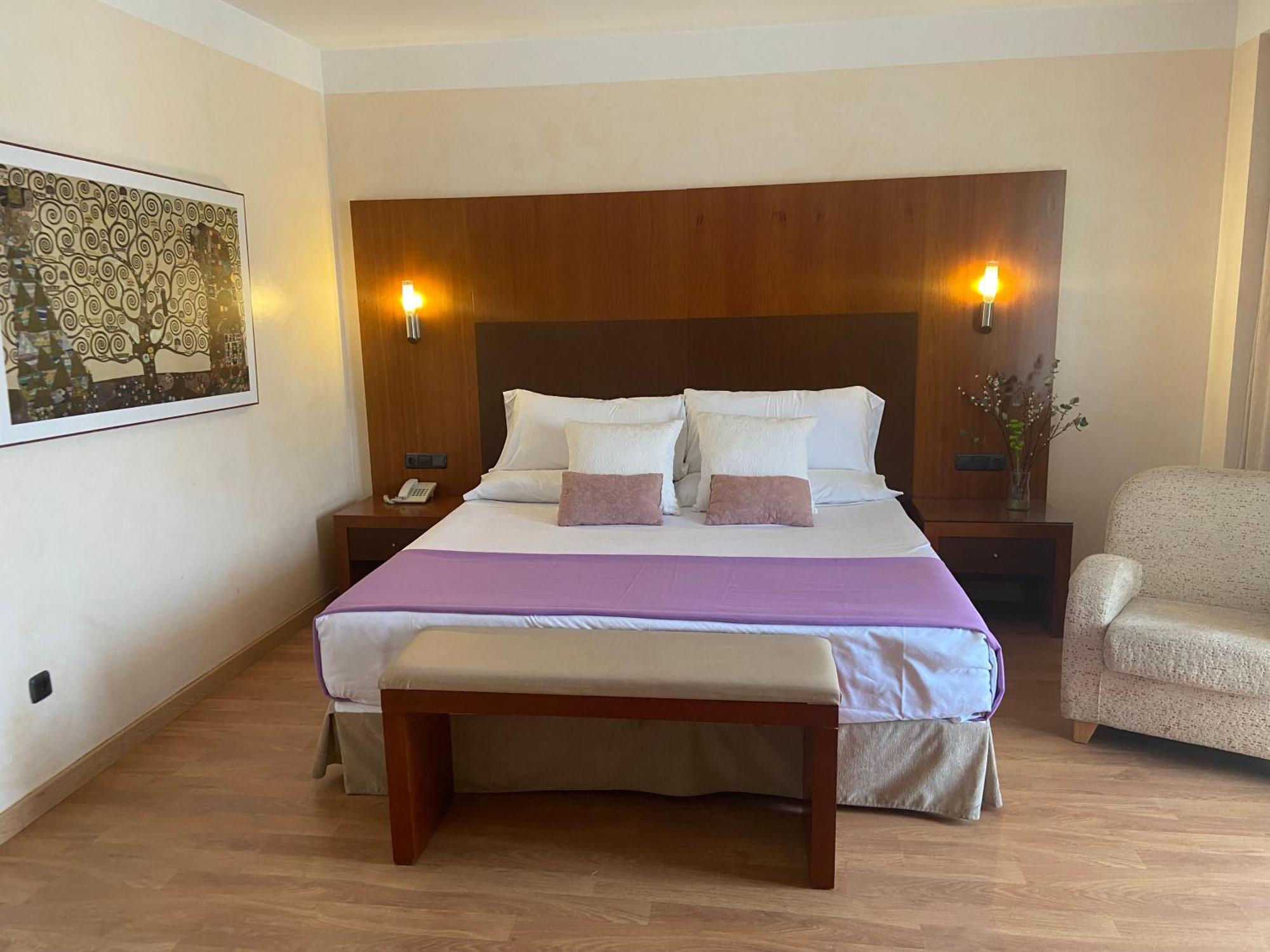 Hotel Montera Plaza Los Barrios Buitenkant foto